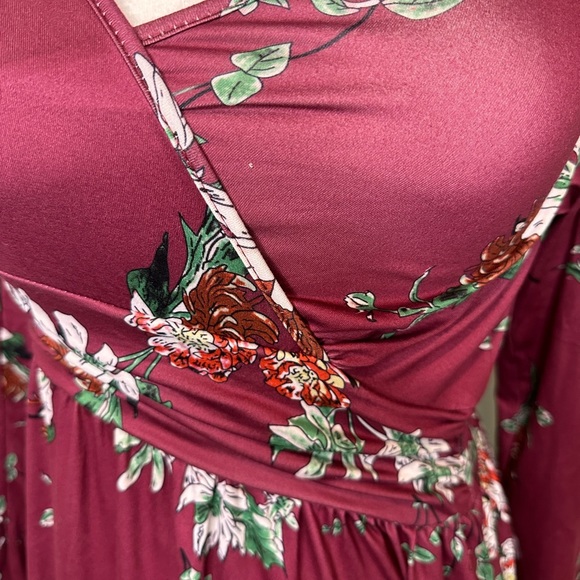 Woman’s Longsleeve Floor Length Floral Dress - Picture 3 of 11